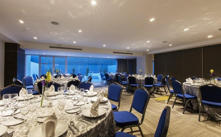 Constelación I Krystal Urban® Guadalajara Constelación I Krystal Urban® Guadalajara